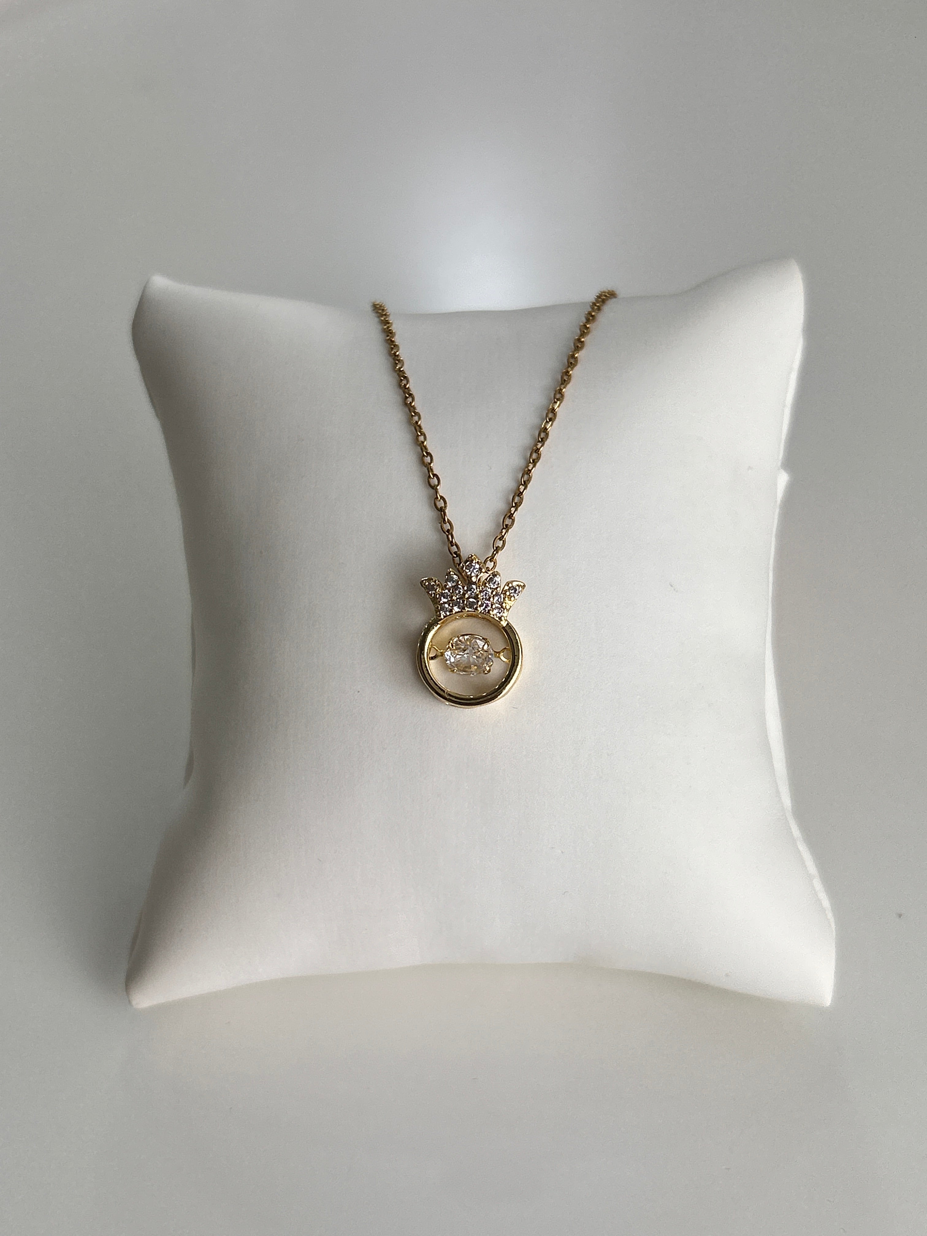 Stylish Crown Necklace