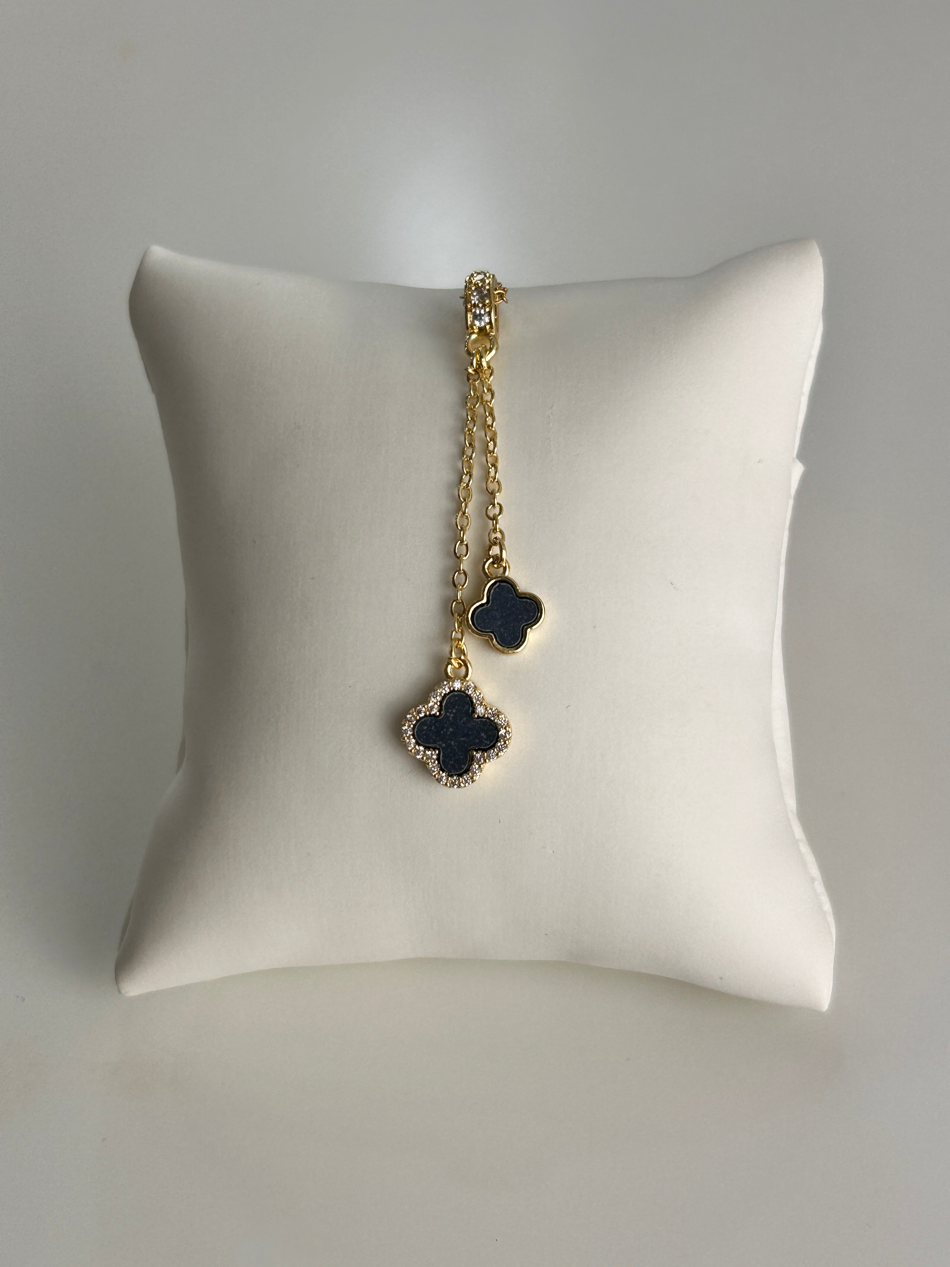 Elegant Clover Necklace